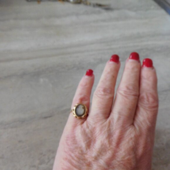 Cameo ring 1950 10K yellow gold SZ 6 - Picture 5 of 7